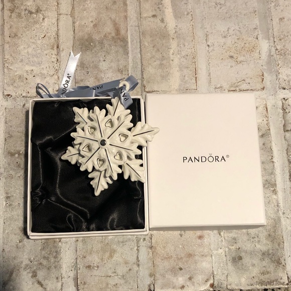 PANDORA 2015 Snowflake Ornament - Picture 3 of 3